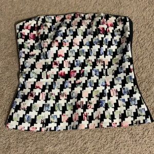 White House Black Market size 6 bustier zipper up